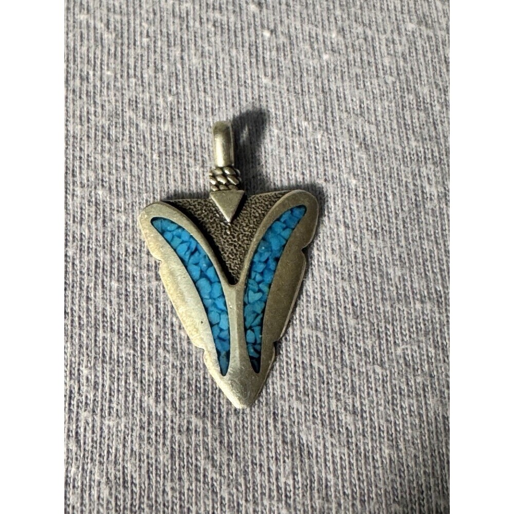 Vintage TURQUOISE Chip Inlay Sterling Silver ARROWHEAD Pendant/Charm NECKLACE